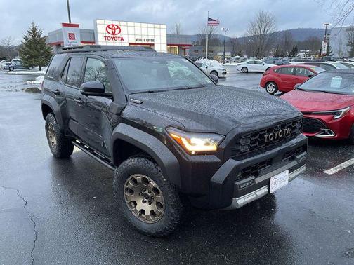 2025 Toyota 4Runner Hybrid Trailhunter