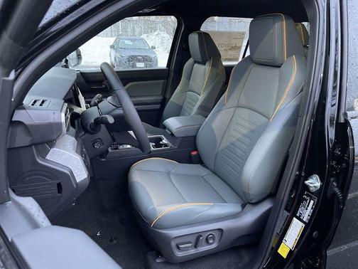 2025 Toyota 4Runner Hybrid Trailhunter