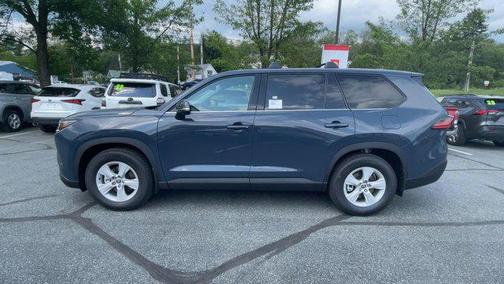 2025 Toyota Highlander LE