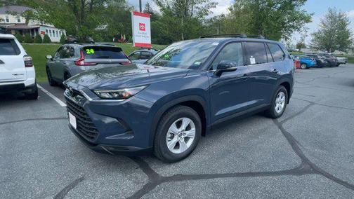 2025 Toyota Highlander LE