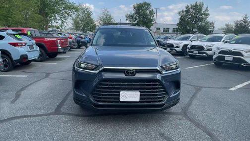 2025 Toyota Highlander LE
