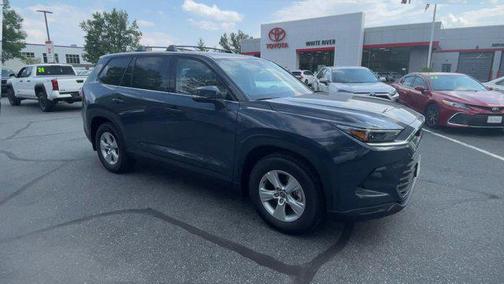 2025 Toyota Highlander LE