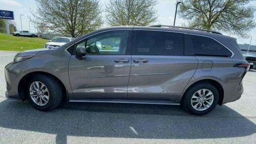 Predawn Gray Mica 2023 Toyota Sienna LE