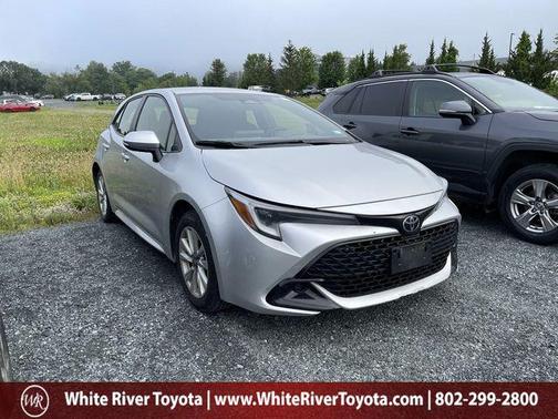Classic Silver Metallic 2023 Toyota Corolla Hatchback SE