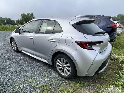 Classic Silver Metallic 2023 Toyota Corolla Hatchback SE