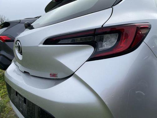 Classic Silver Metallic 2023 Toyota Corolla Hatchback SE