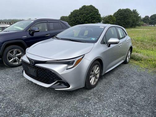 Classic Silver Metallic 2023 Toyota Corolla Hatchback SE