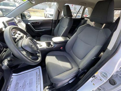 Ice Cap 2023 Toyota RAV4 LE