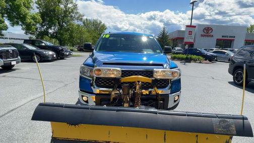 Blazing Blue Pearl 2018 Toyota Tundra SR5