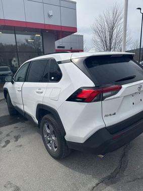 2025 Toyota RAV4 Hybrid LE