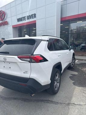 2025 Toyota RAV4 Hybrid LE