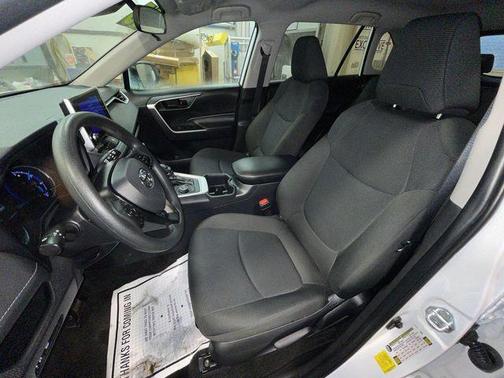 2025 Toyota RAV4 Hybrid LE