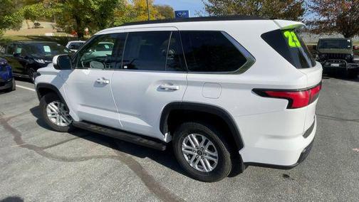 2023 Toyota Sequoia SR5