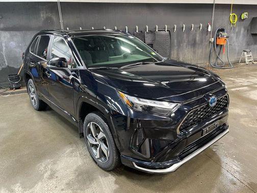 2024 Toyota RAV4 Prime SE