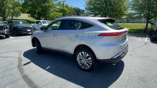 Titanium Glow 2023 Toyota Venza XLE