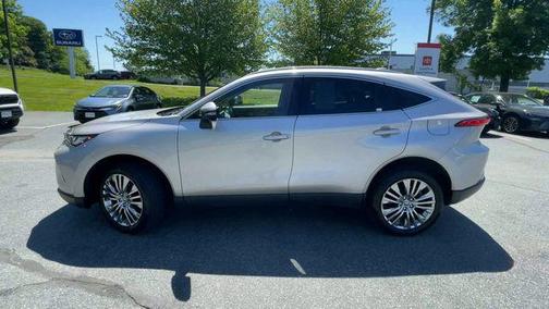Titanium Glow 2023 Toyota Venza XLE