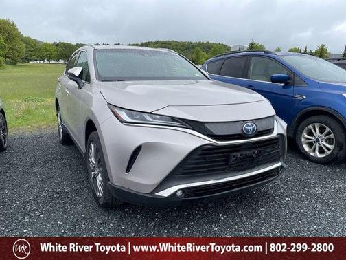 Titanium Glow 2023 Toyota Venza XLE