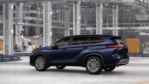 2025 Toyota Highlander Hybrid Platinum