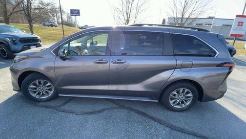 Predawn Gray Mica 2022 Toyota Sienna LE