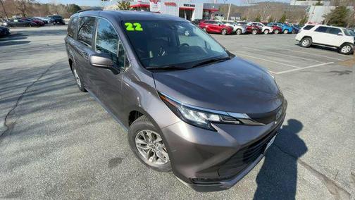 Predawn Gray Mica 2022 Toyota Sienna LE