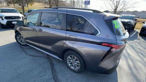 Predawn Gray Mica 2022 Toyota Sienna LE