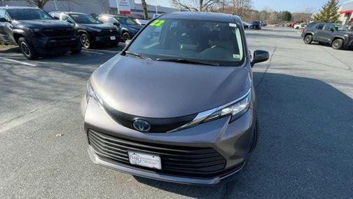Predawn Gray Mica 2022 Toyota Sienna LE