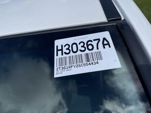 Ice Cap 2025 Toyota RAV4 LE