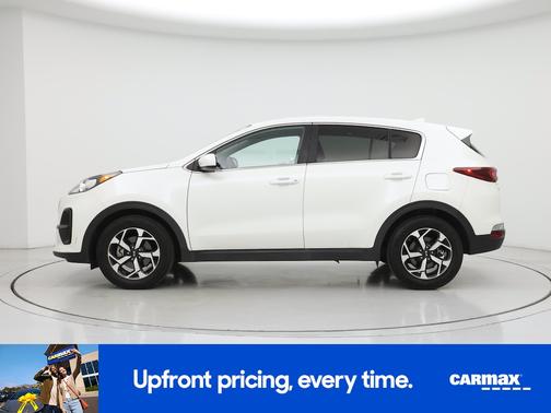 White 2021 Kia Sportage LX