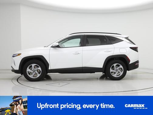 White 2022 Hyundai TUCSON SEL