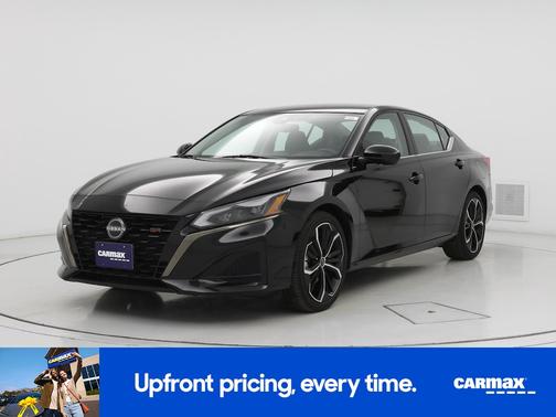 Black 2023 Nissan Altima SR