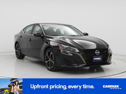 Black 2023 Nissan Altima SR