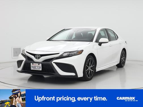 White 2021 Toyota Camry SE