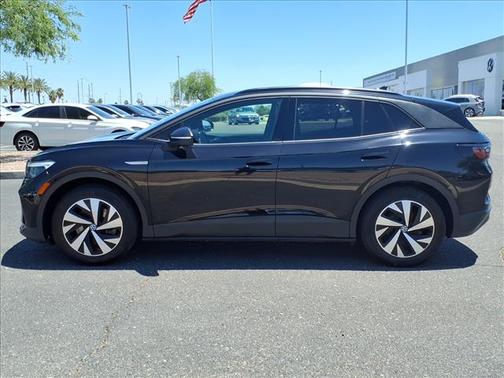 Deep Black Pearl Effect 2023 Volkswagen ID.4 Pro