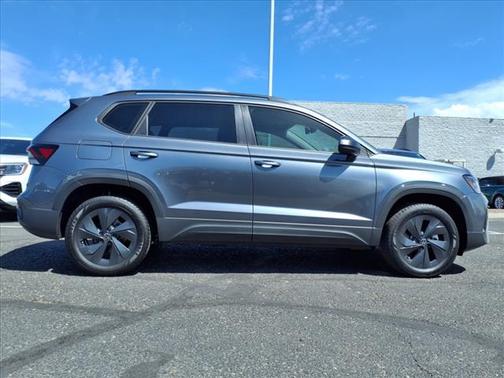 2025 Volkswagen Taos S