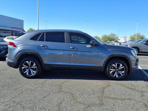 2025 Volkswagen Atlas Cross Sport 2.0T SE