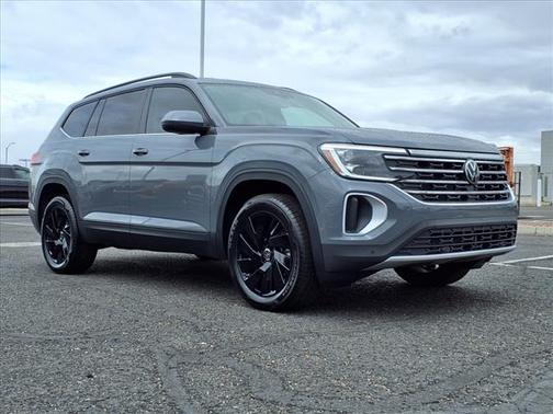 2025 Volkswagen Atlas SE