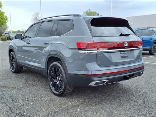 2025 Volkswagen Atlas SE