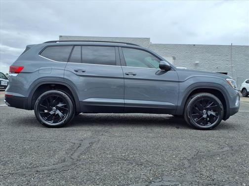 2025 Volkswagen Atlas SE