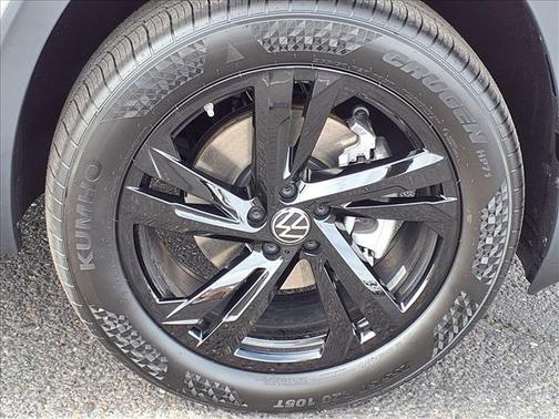 2026 Volkswagen Atlas Cross Sport 2.0T SEL