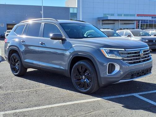 2025 Volkswagen Atlas SE