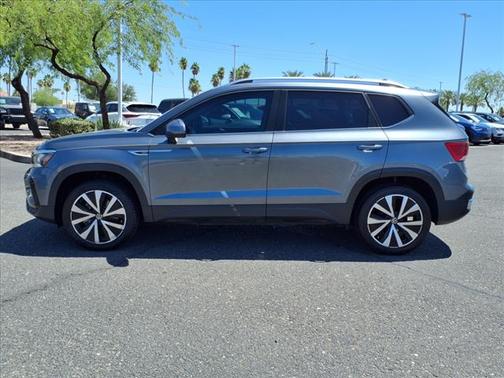 2023 Volkswagen Taos SE