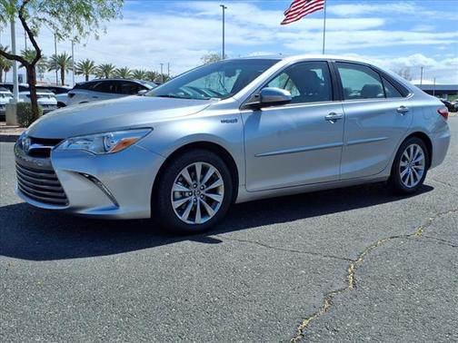 2016 Toyota Camry Hybrid SE