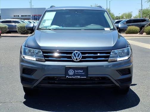 Platinum Gray Metallic 2020 Volkswagen Tiguan 2.0T SE