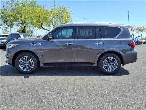 2022 INFINITI QX80 Luxe