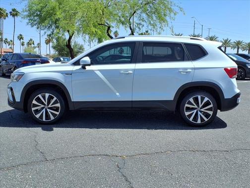 2022 Volkswagen Taos SE