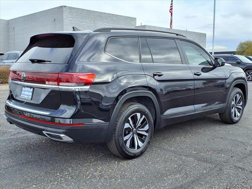 2025 Volkswagen Atlas SE