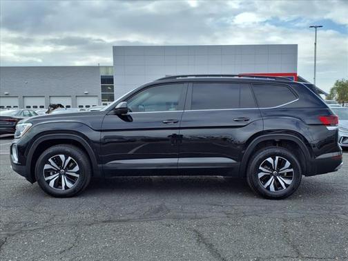 2025 Volkswagen Atlas SE