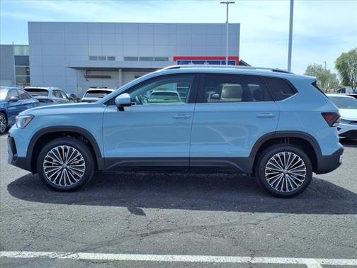 2025 Volkswagen Taos SE