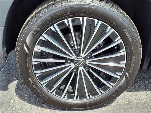 2025 Volkswagen Taos SE