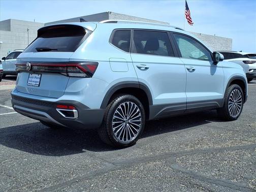 2025 Volkswagen Taos SE